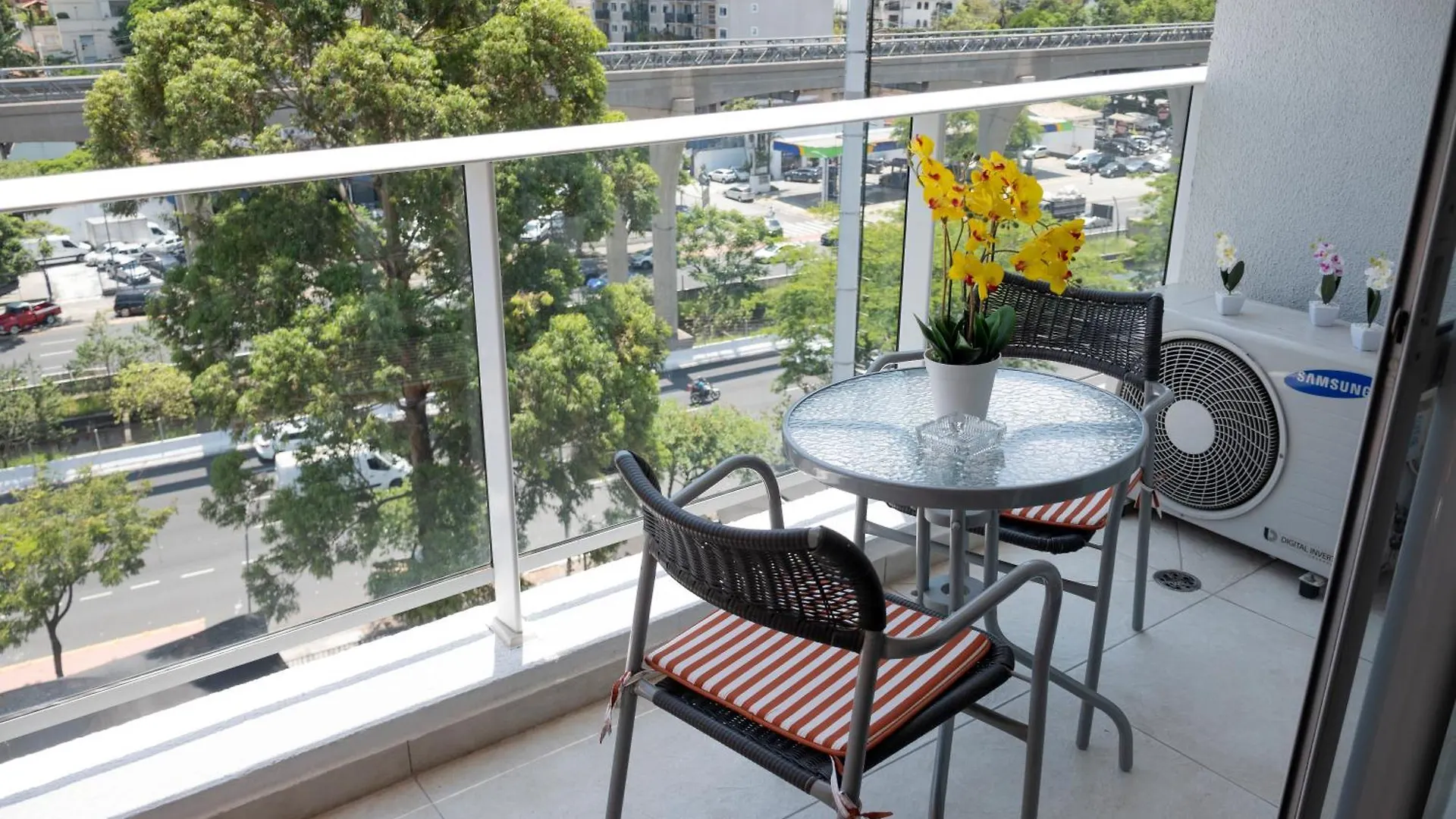 Apartamento Em Frente Ao Metro Campo Belo Proximo A Berrini Com Garagem location