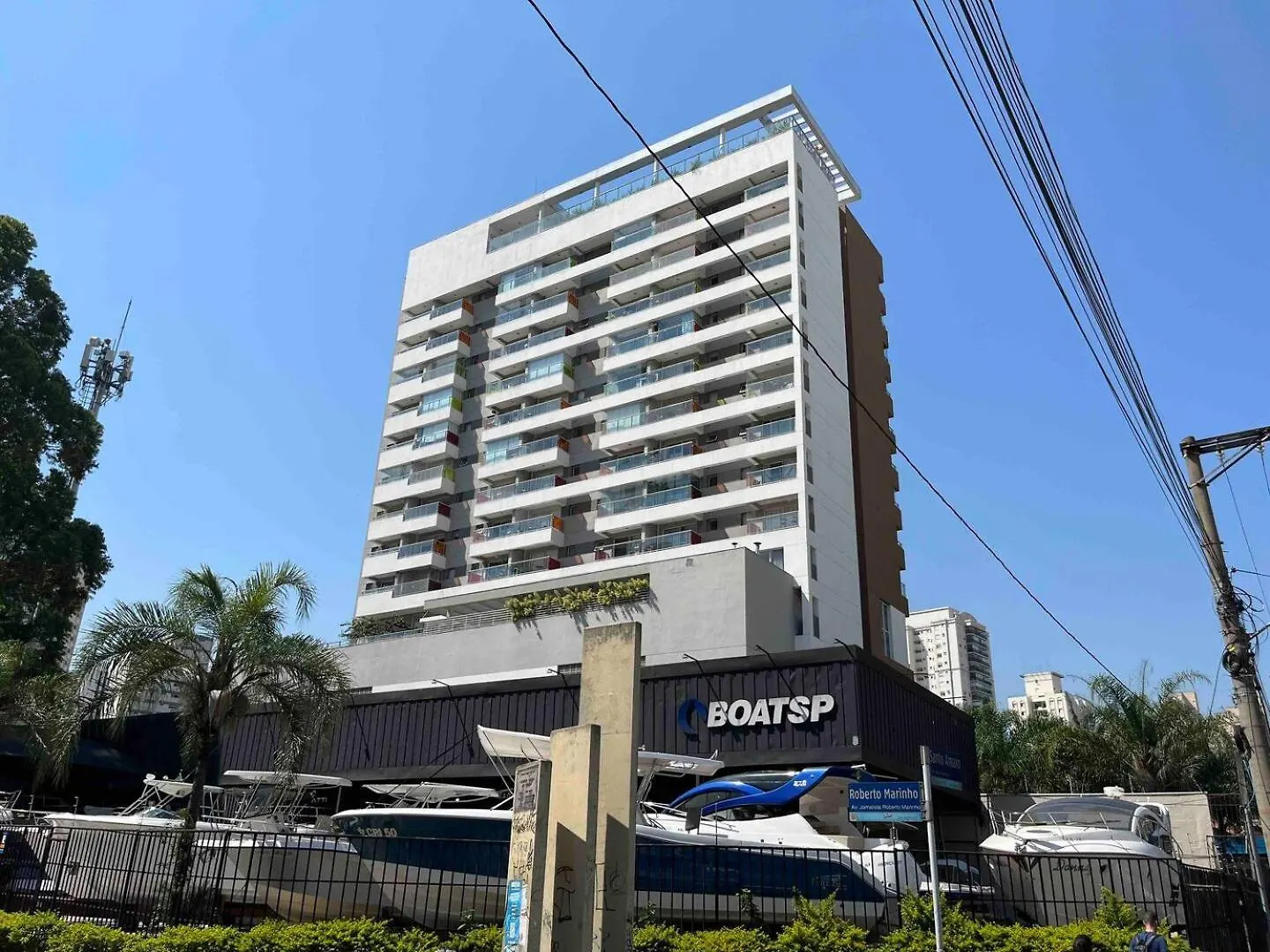 شقة ساو باولو  في Apartamento Em Frente Ao Metro Campo Belo Proximo A Berrini Com Garagem 0*,  البرازيل