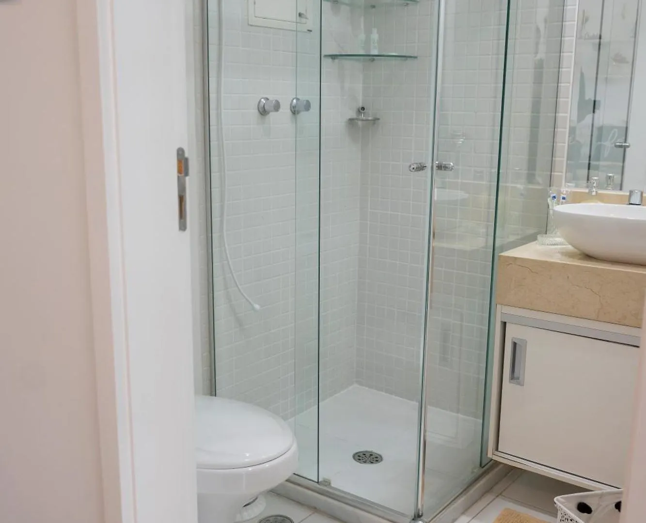 شقة ساو باولو  في Apartamento Em Frente Ao Metro Campo Belo Proximo A Berrini Com Garagem 0*,